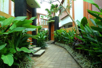 Papillon Umalas Villa *